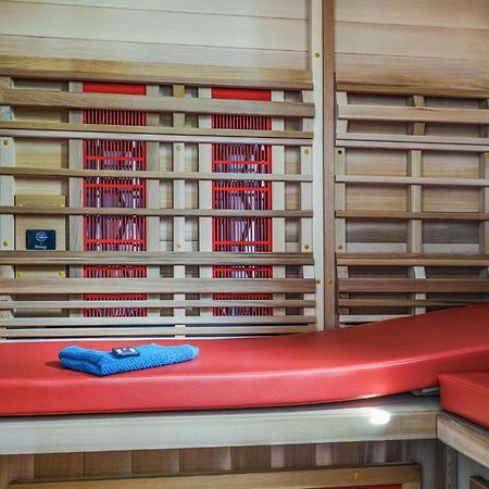 Nice Home In Heinkenszand With Sauna 外观 照片
